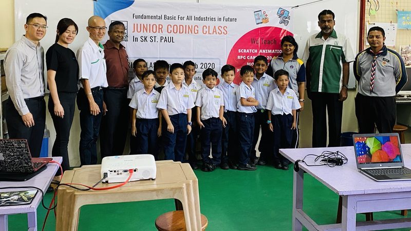 Pupils and teachers at the Junior Coding Class, SK St. Paul, Seremban